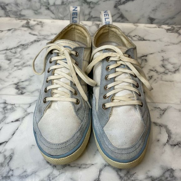 CHANEL 08C Suede Logo CC Low-Top Sneakers - Picture 3 of 12